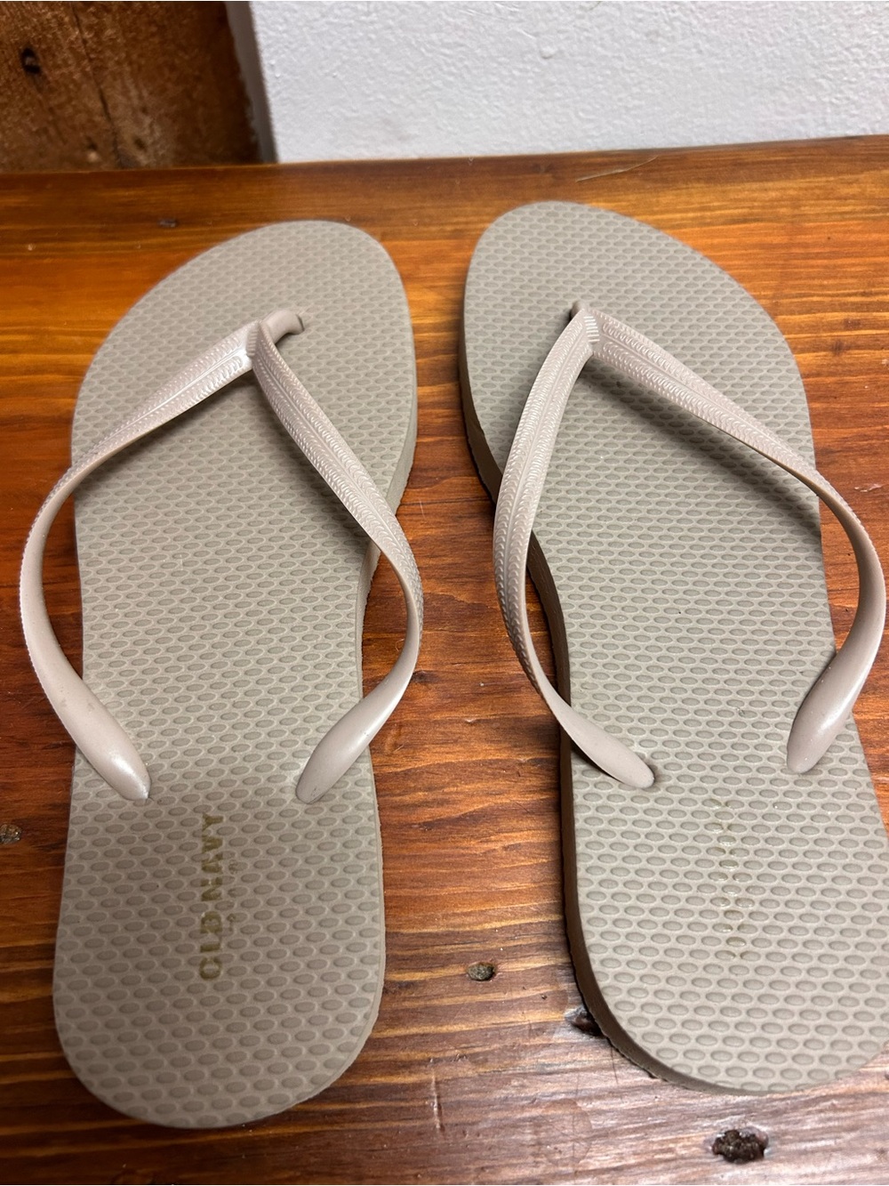 Old Navy Women's Flip Flop Sandals - Taupe